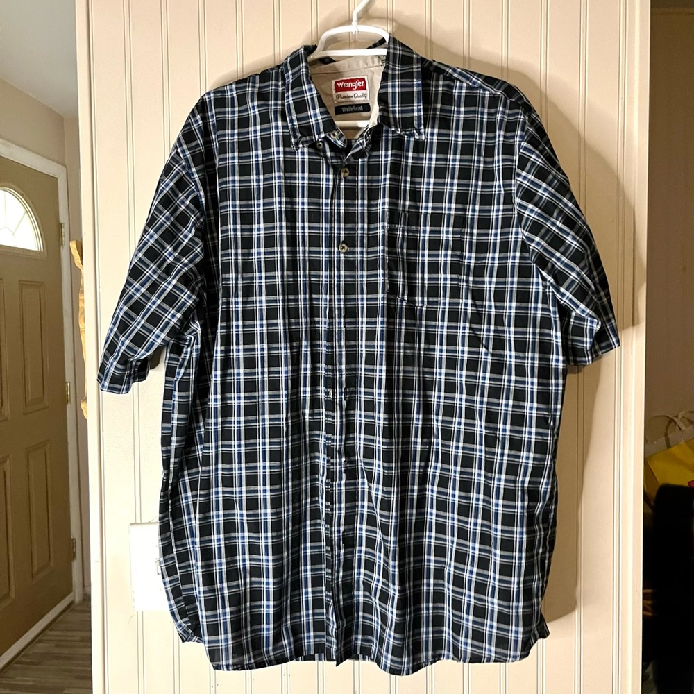 Wrangler Plaid Short Sleeve Button Down Short Men’s XLT